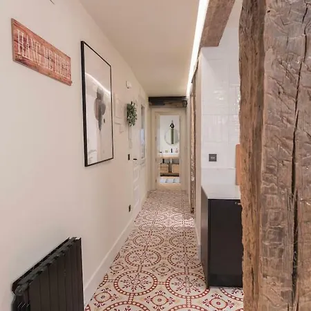 Apartamento De Carácter Moderno By S@h!